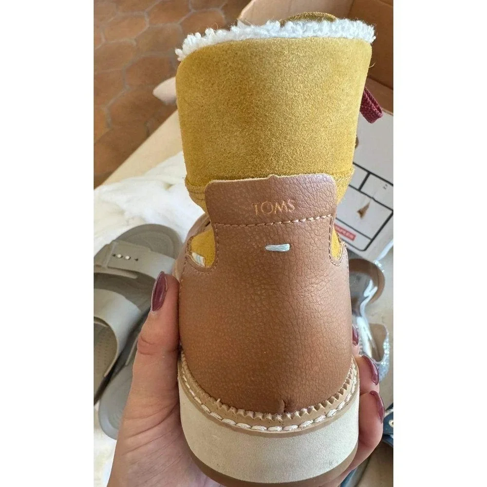 TOMS Shearling Lace Up Boots Colorblock Leather Suede Cozy Winter 8.5 Cabincore